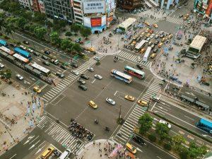 即時掌握交通最新資訊:隧道路況更新及主要幹道預計行車時間